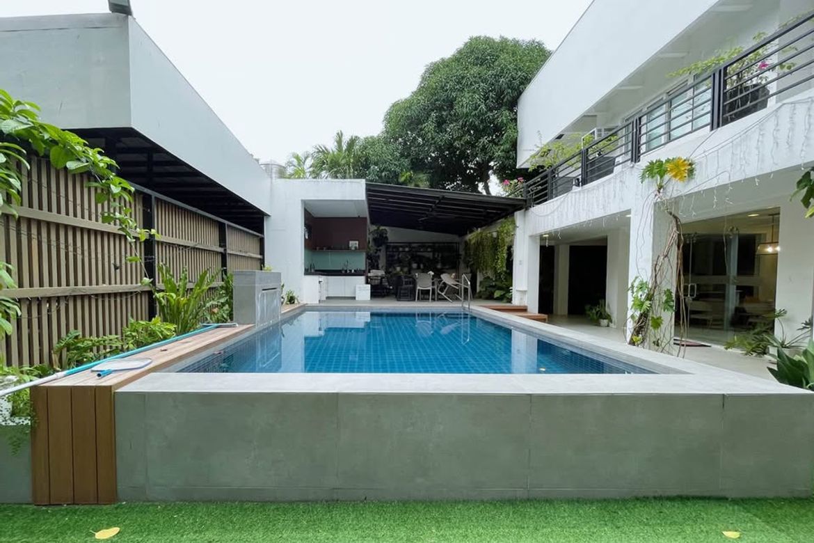 5 Bedroom House for Sale in Merville, Parañaque, Metro Manila – photo 3