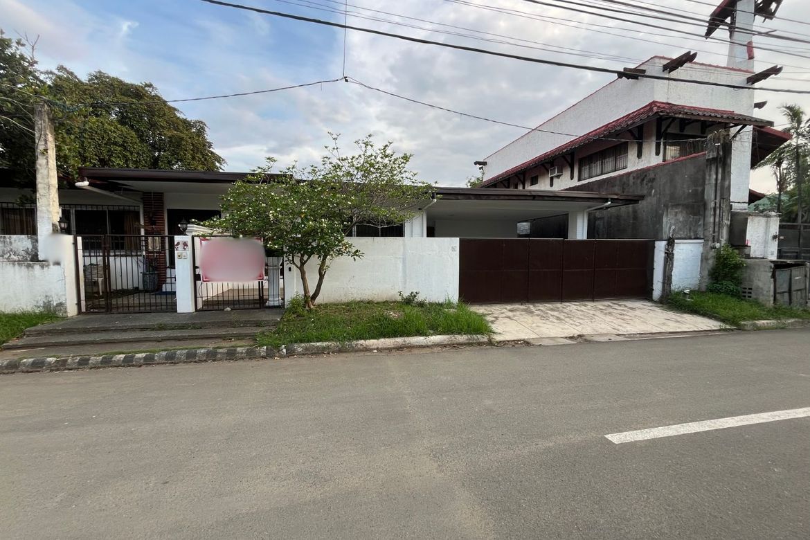 5 Bedroom House for Sale in Merville, Parañaque, Metro Manila – photo 2