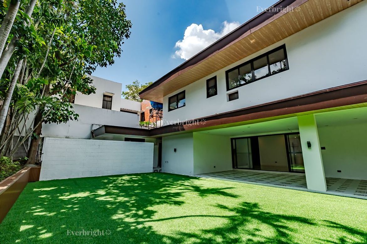 5 Bedroom House for Sale in Merville, Parañaque, Metro Manila – photo 3