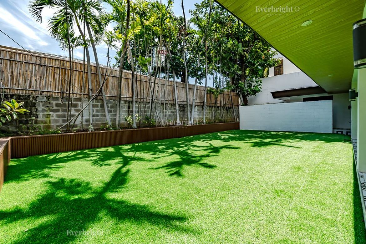 5 Bedroom House for Sale in Merville, Parañaque, Metro Manila – photo 4
