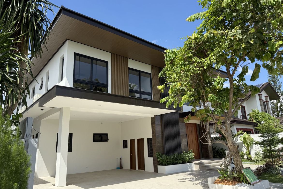 5 Bedroom House for Sale in Molino VII, Bacoor, Cavite