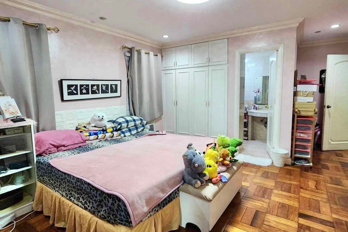 5 Bedroom House for Sale in Moonwalk, Parañaque, Metro Manila – photo 8
