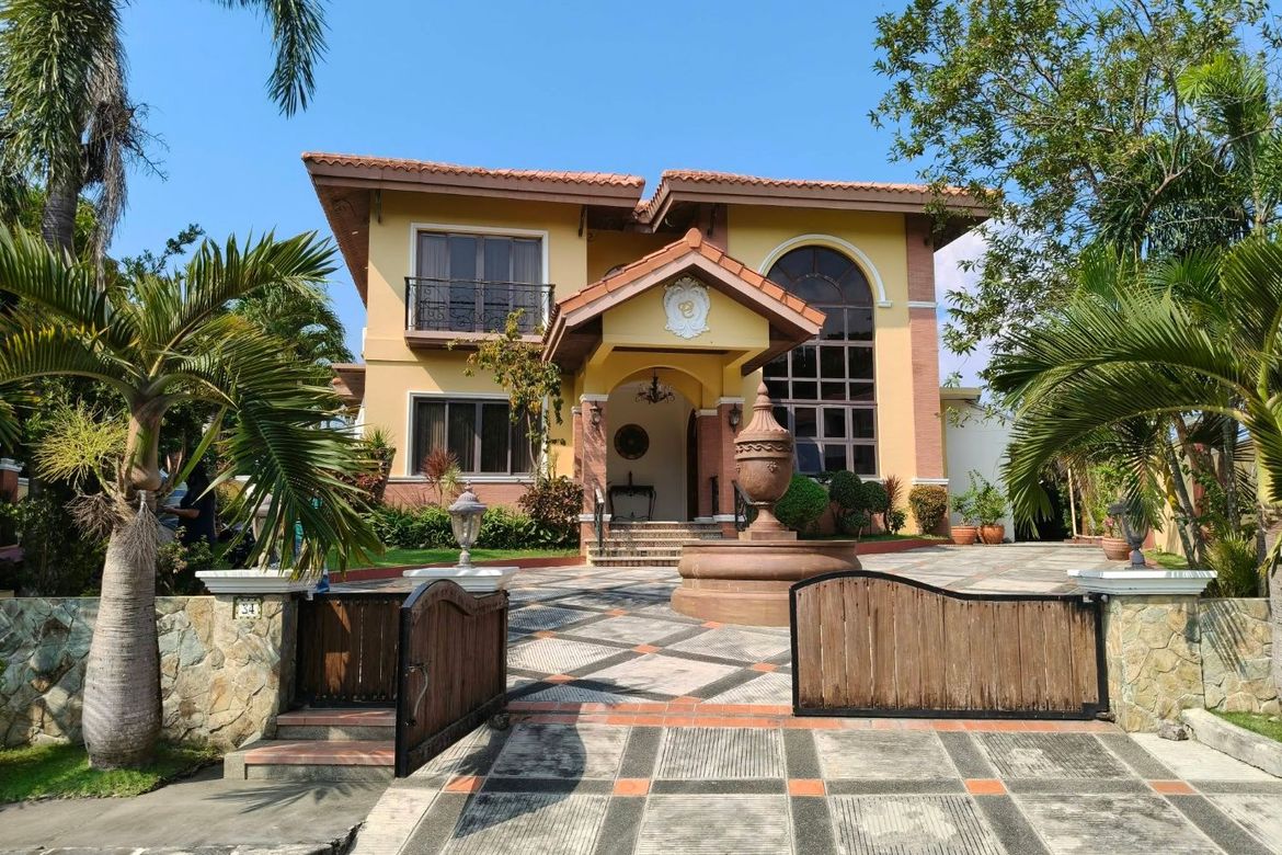 5 Bedroom House for Sale in Natipuan, Nasugbu, Batangas
