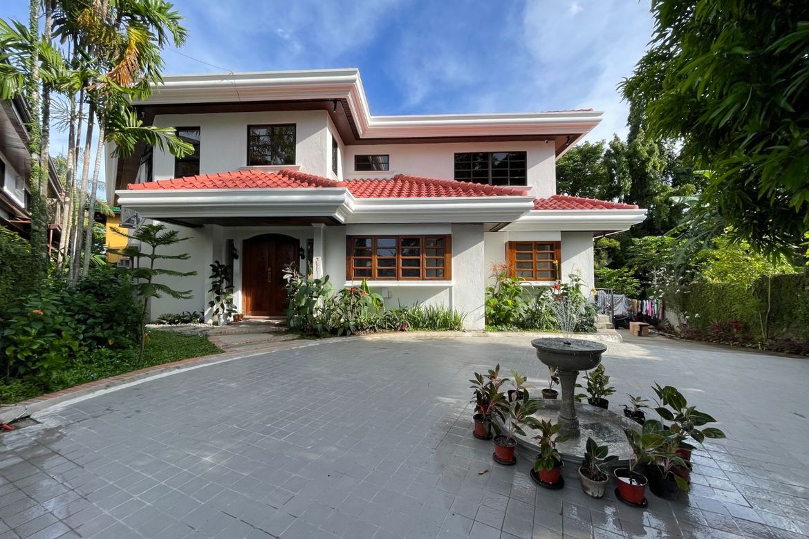 5 Bedroom House for Sale in New Alabang Village, Muntinlupa, Metro Manila