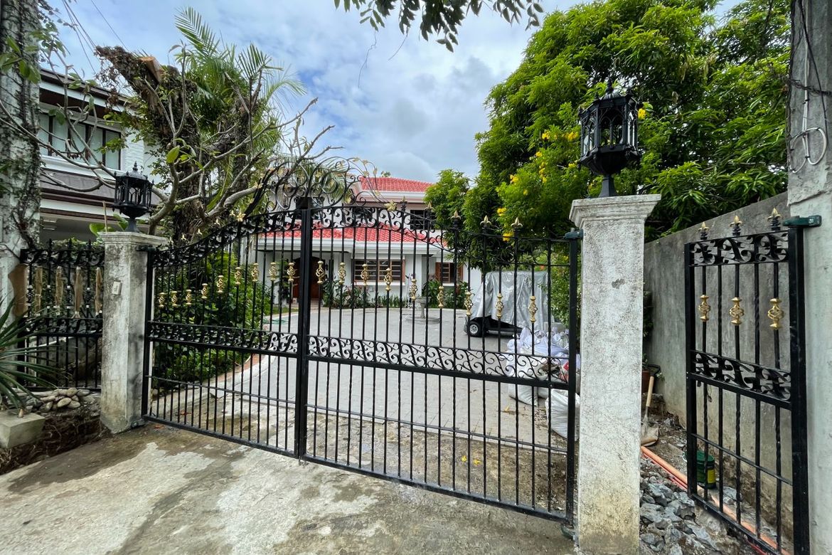 5 Bedroom House for Sale in New Alabang Village, Muntinlupa, Metro Manila – photo 2