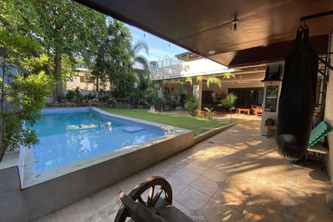 5 Bedroom House for Sale in New Alabang Village, Muntinlupa, Metro Manila