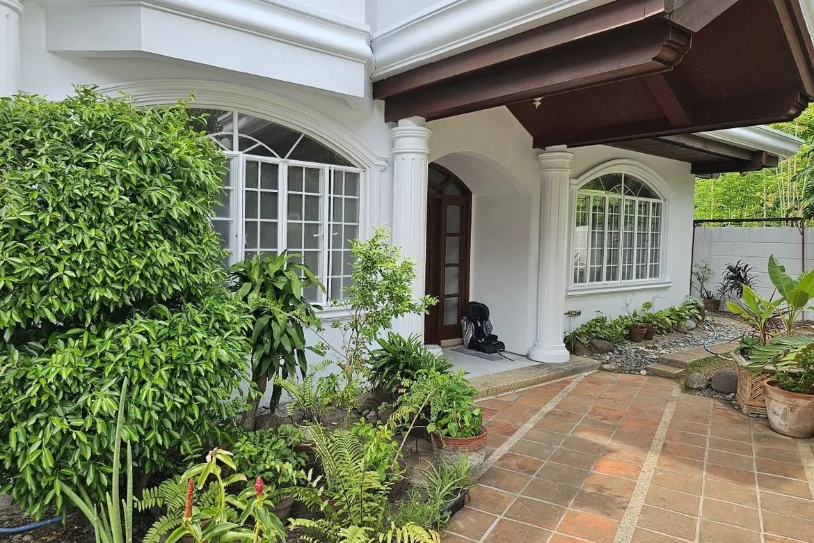 5 Bedroom House for Sale in New Alabang Village, Muntinlupa, Metro Manila