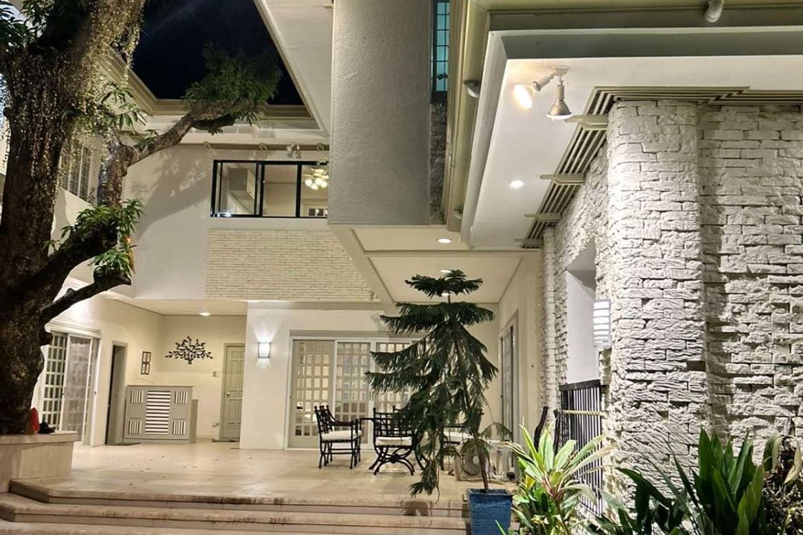 5 Bedroom House for Sale in New Alabang Village, Muntinlupa, Metro Manila
