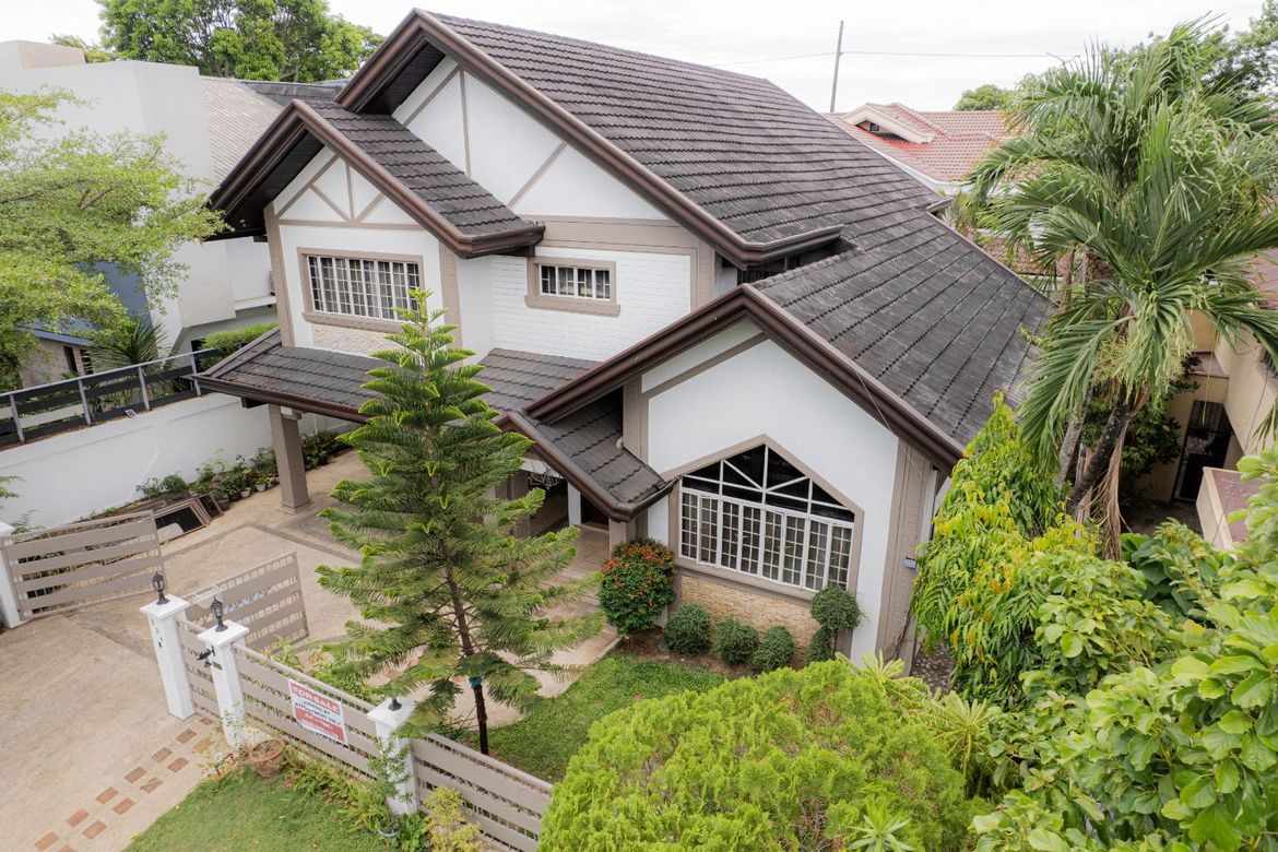 5 Bedroom House for Sale in New Alabang Village, Muntinlupa, Metro Manila