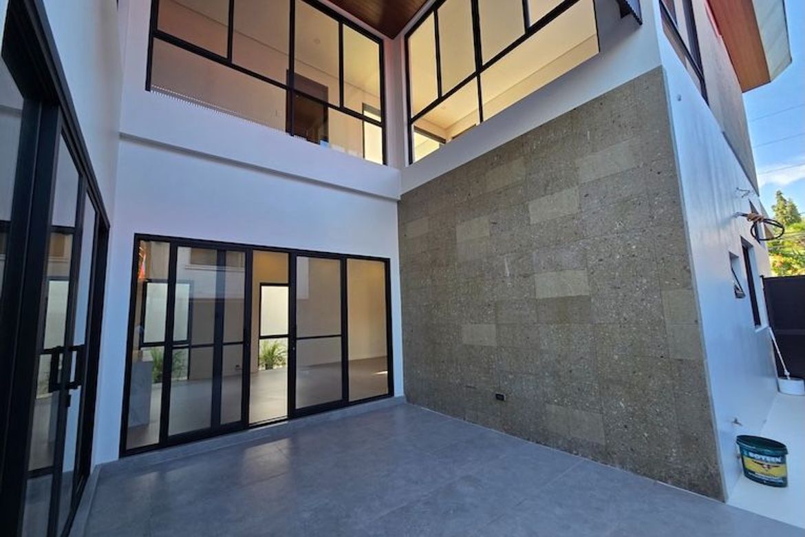 5 Bedroom House for Sale in New Alabang Village, Muntinlupa, Metro Manila – photo 3
