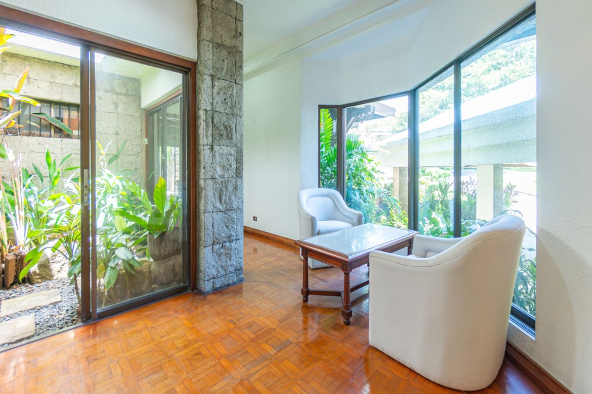 5 Bedroom House for Sale in New Alabang Village, Muntinlupa, Metro Manila
