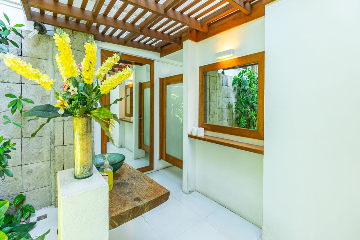 5 Bedroom House for Sale in New Alabang Village, Muntinlupa, Metro Manila – photo 8