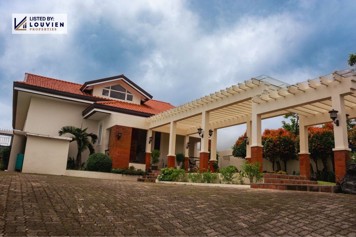5 Bedroom House for Sale in Niyugan, Laurel, Batangas