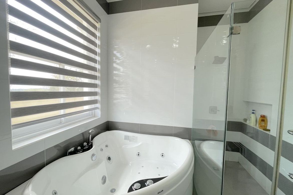 5 Bedroom House for Sale in Niyugan, Laurel, Batangas – photo 3