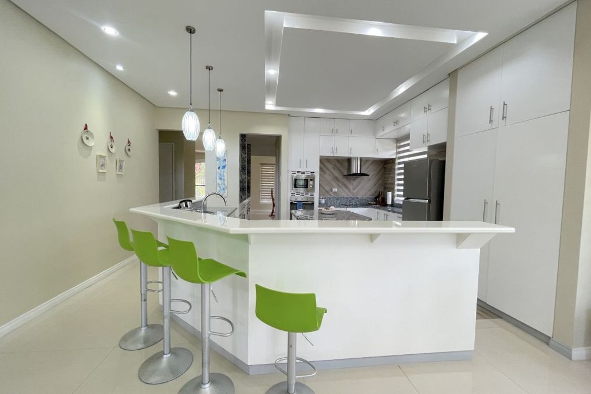 5 Bedroom House for Sale in Niyugan, Laurel, Batangas – photo 4