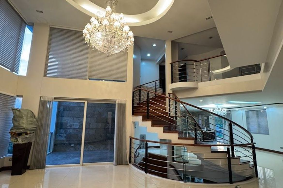 5 Bedroom House for Sale in Pansol, Quezon City, Metro Manila