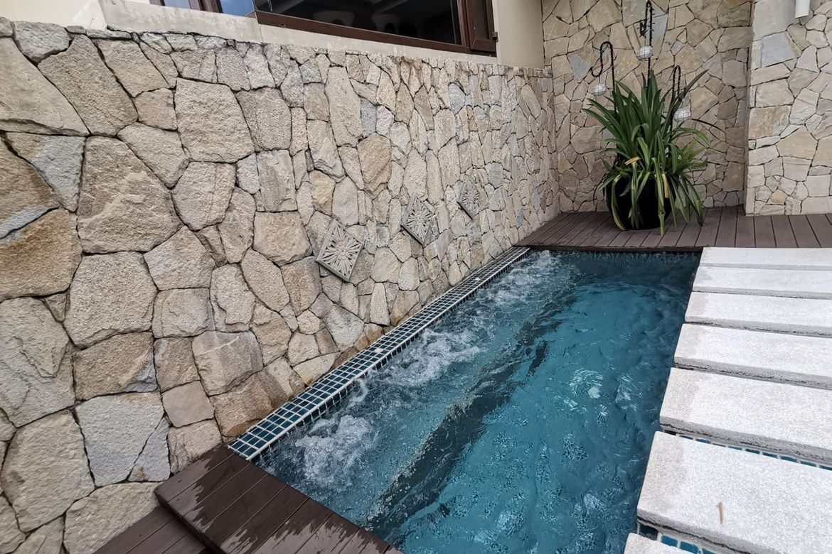 5 Bedroom House for Sale in Pansol, Quezon City, Metro Manila – photo 2