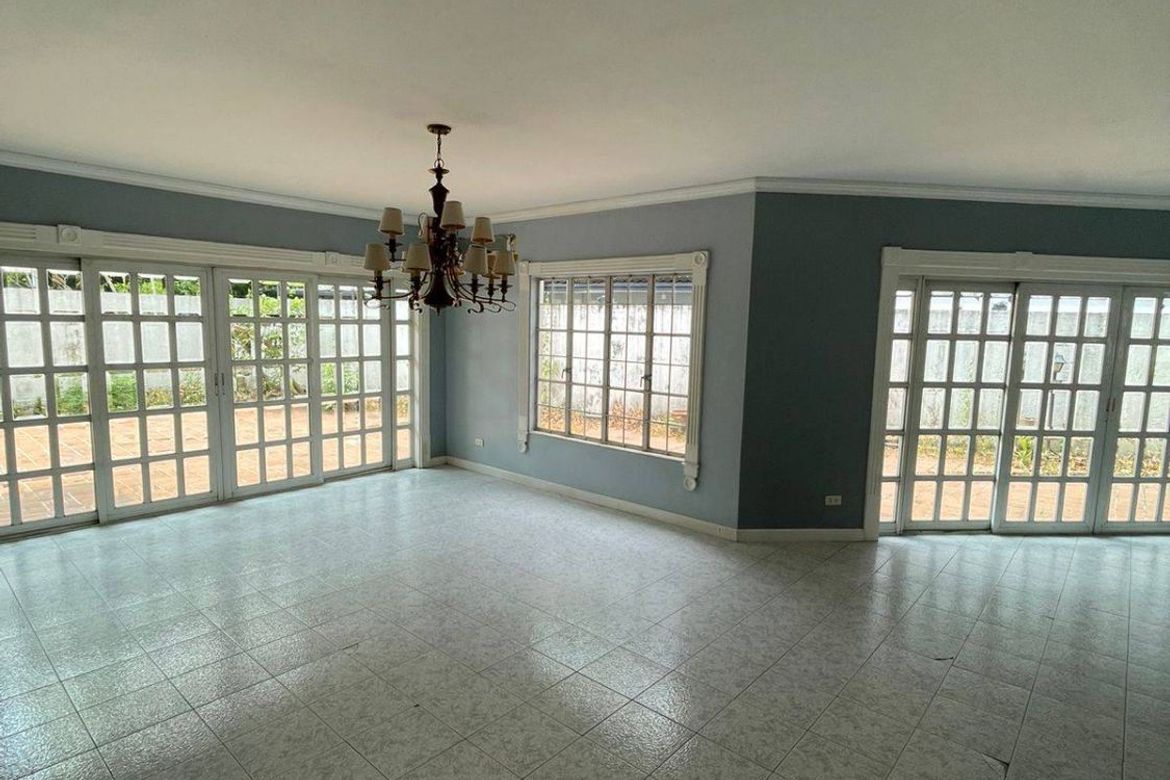 5 Bedroom House for Sale in Pansol, Quezon City, Metro Manila
