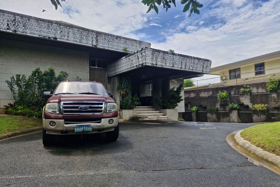 5 Bedroom House for Sale in Pansol, Quezon City, Metro Manila