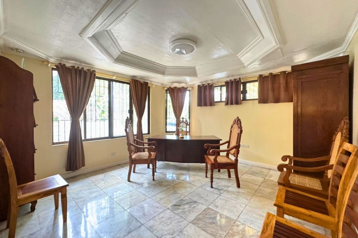 5 Bedroom House for Sale in Pansol, Quezon City, Metro Manila