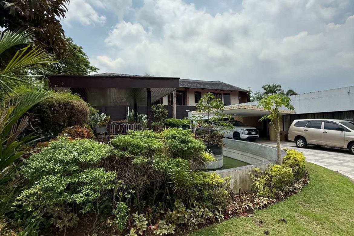 5 Bedroom House for Sale in Pansol, Quezon City, Metro Manila – photo 2