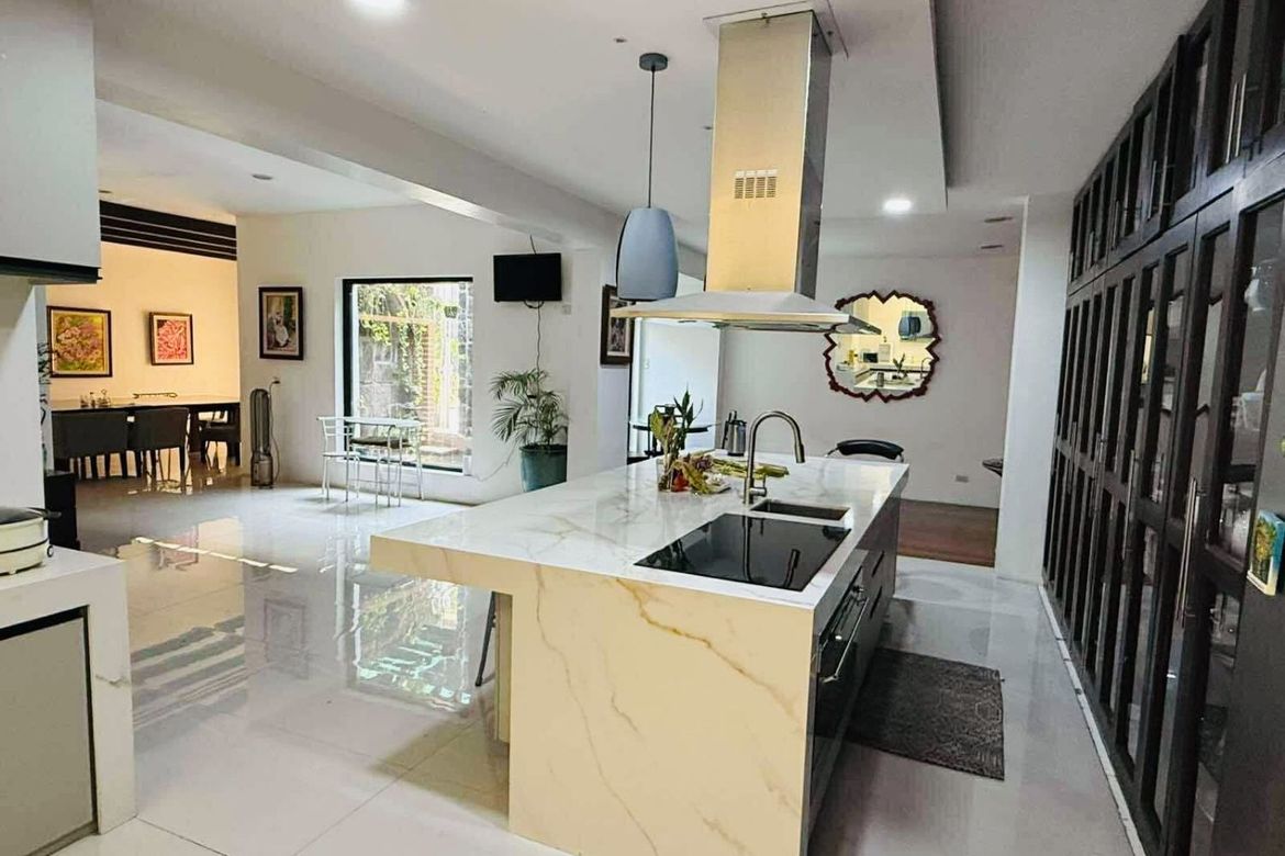 5 Bedroom House for Sale in Pansol, Quezon City, Metro Manila – photo 7