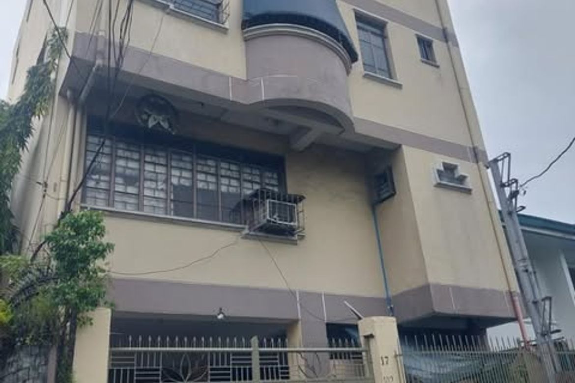 5 Bedroom House for Sale in Pedro Cruz, San Juan, Metro Manila near LRT-2 J. Ruiz