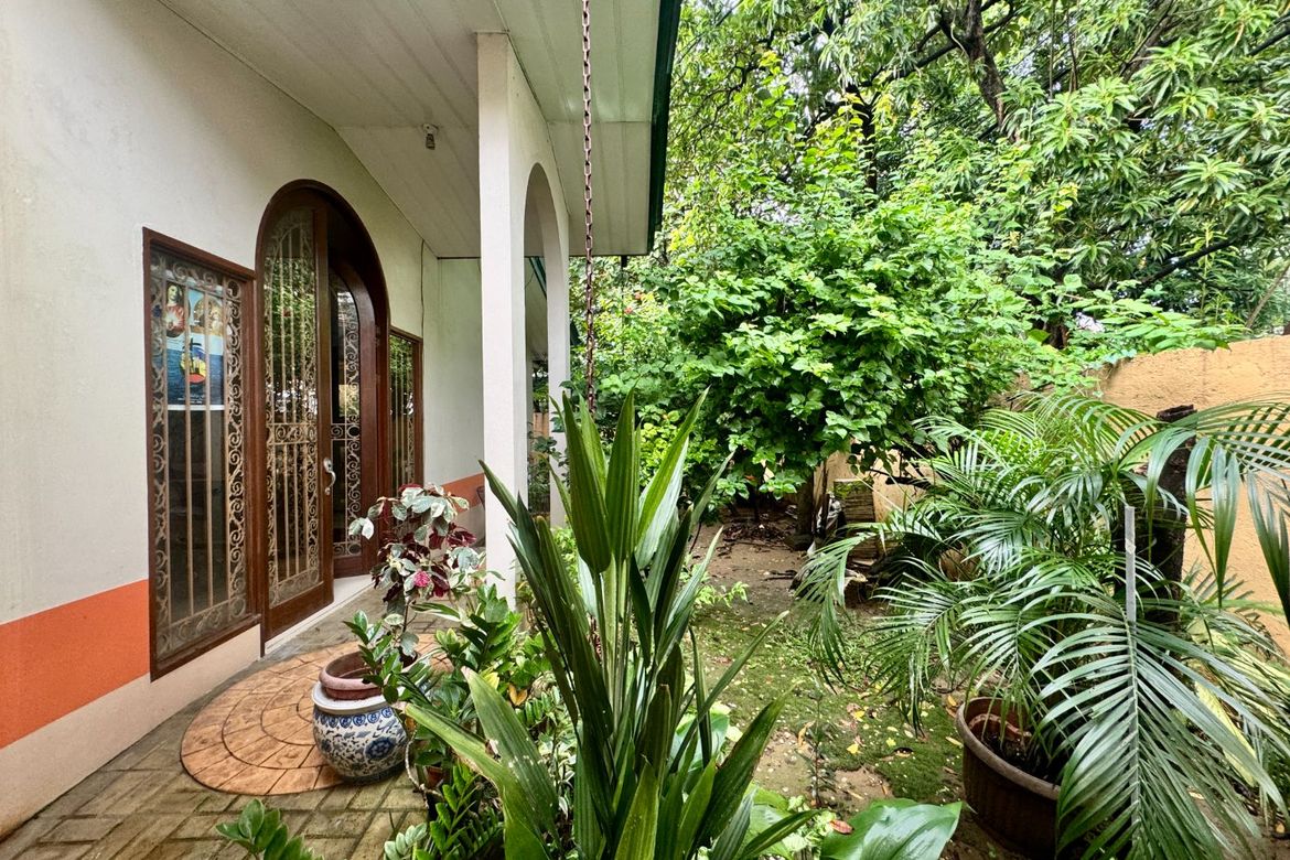 5 Bedroom House for Sale in Phil-Am, Quezon City, Metro Manila near MRT-3 North Avenue – photo 3