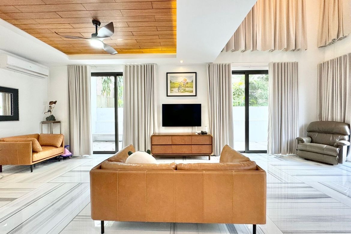 5 Bedroom House for Sale in Pinagsama, Taguig, Metro Manila