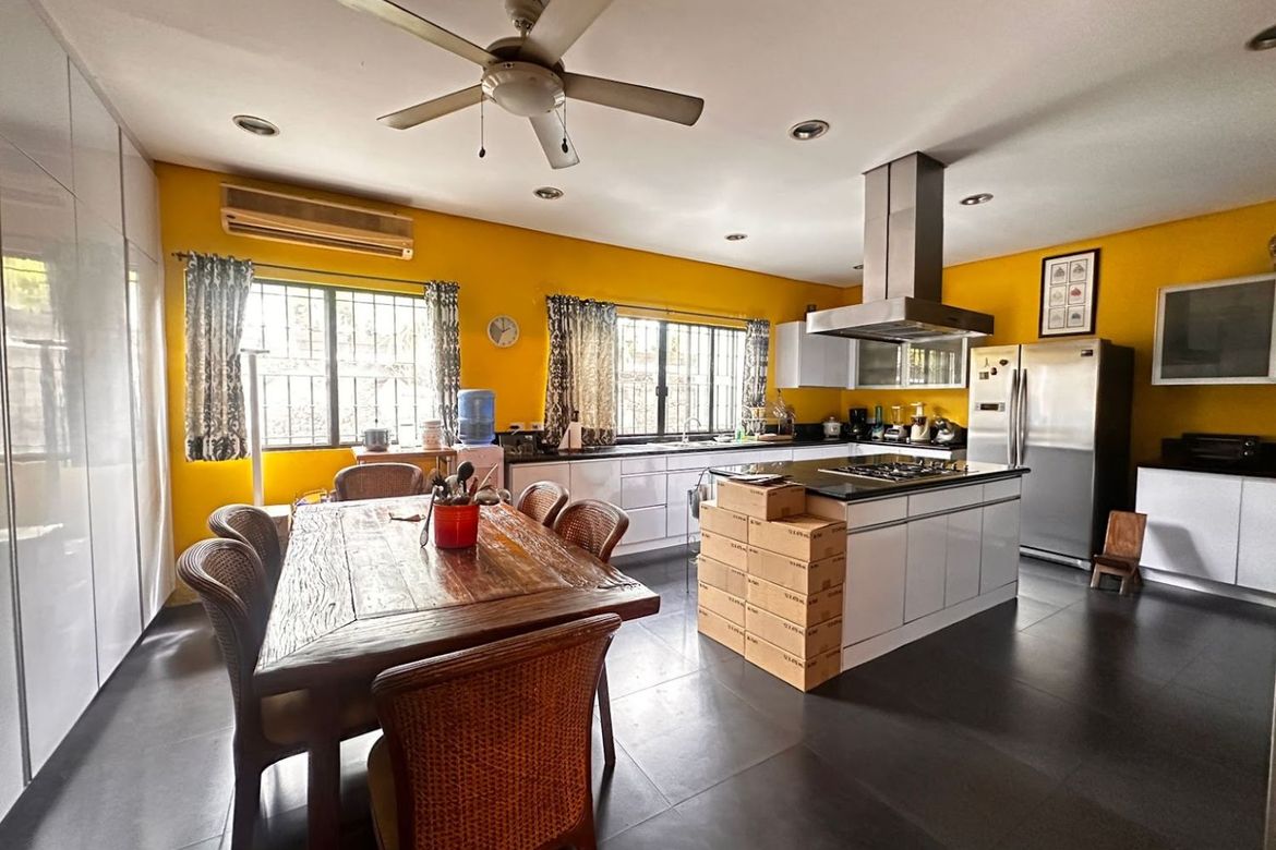5 Bedroom House for Sale in Plainview, Mandaluyong, Metro Manila near MRT-3 Boni – photo 2