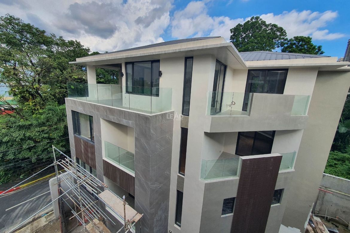 5 Bedroom House for Sale in Plainview, Mandaluyong, Metro Manila