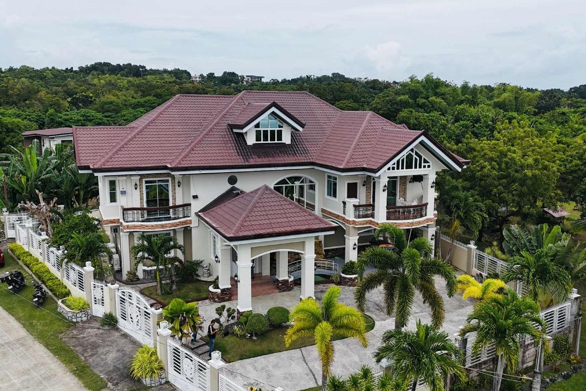 5 Bedroom House for Sale in Poblacion, Baclayon, Bohol