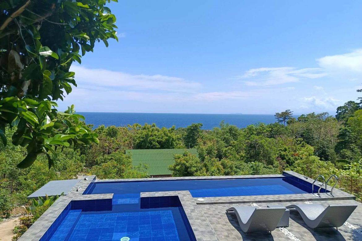 5 Bedroom House for Sale in Poblacion, San Juan, Siquijor