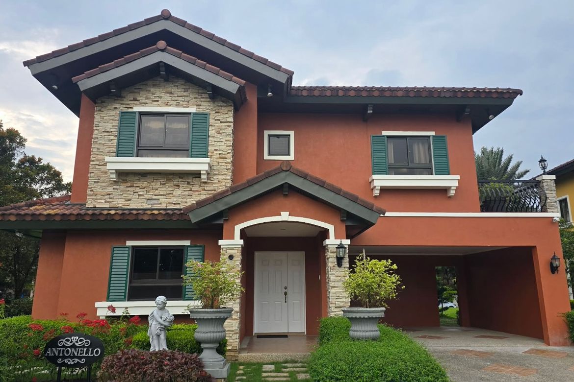 5 Bedroom House for Sale in Portofino Heights, Almanza Dos, Las Piñas, Metro Manila