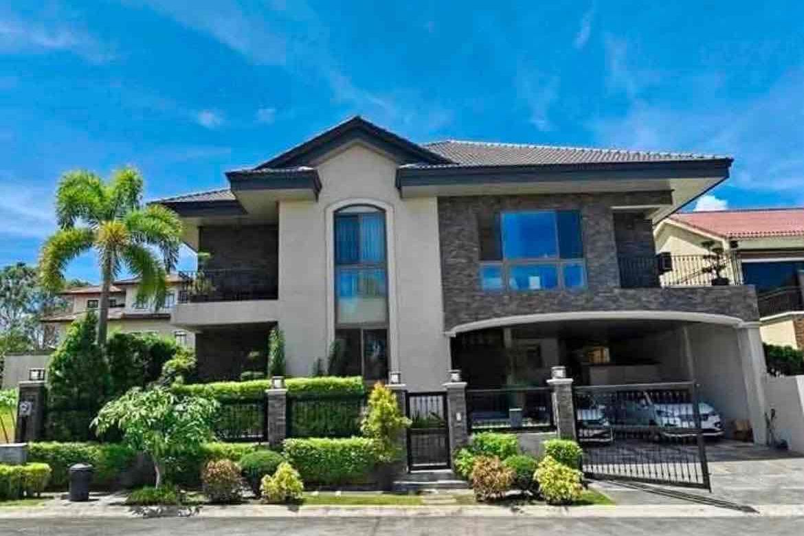 5 Bedroom House for Sale in Portofino Heights, Almanza Dos, Las Piñas, Metro Manila