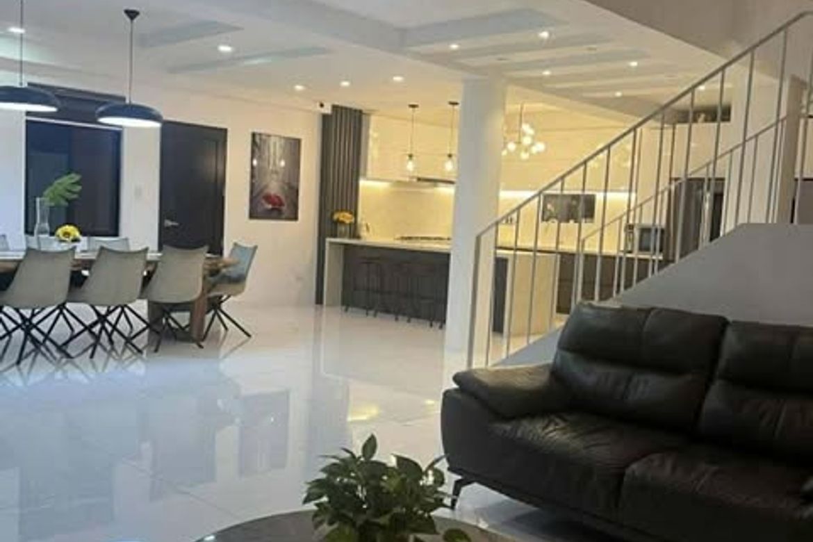 5 Bedroom House for Sale in Pulang Lupa Dos, Las Piñas, Metro Manila – photo 2