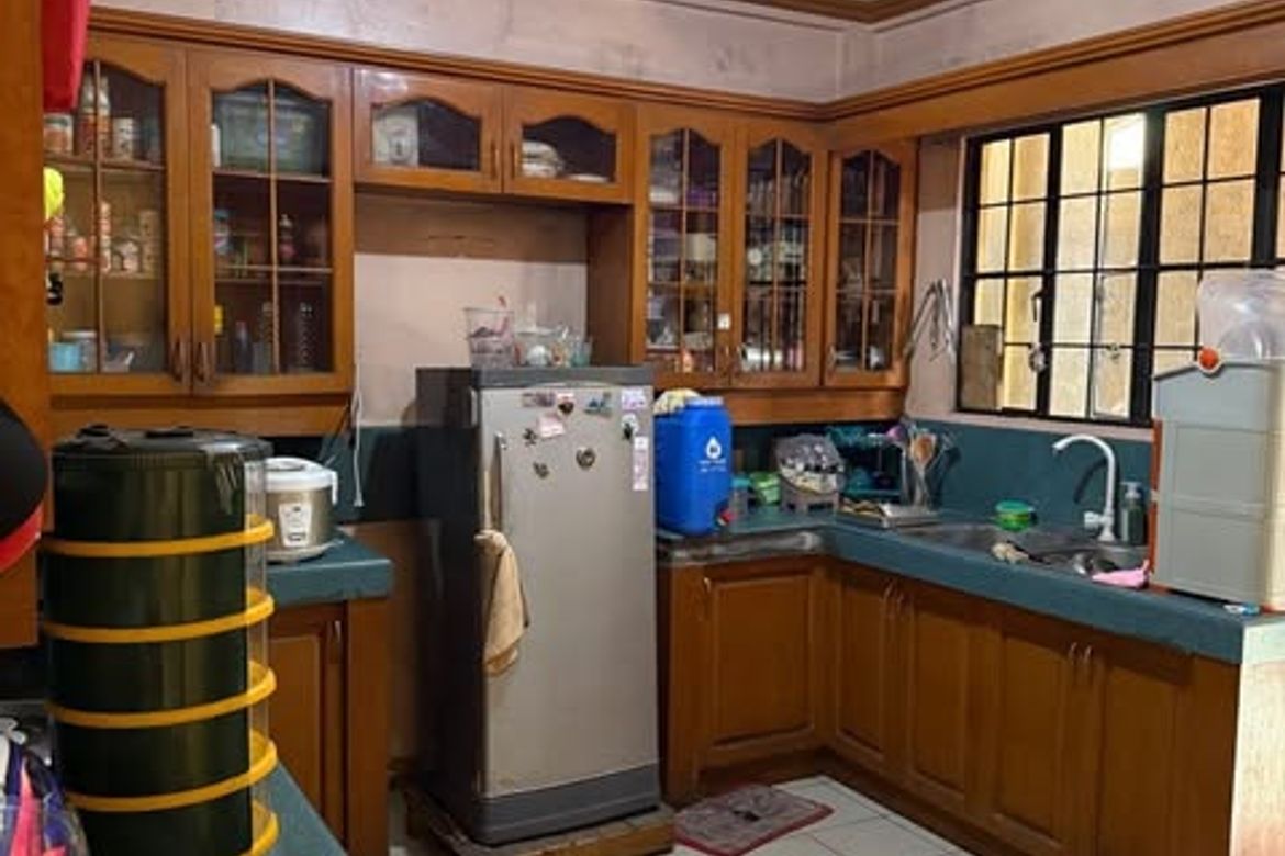5 Bedroom House for Sale in Pulang Lupa Dos, Las Piñas, Metro Manila – photo 3