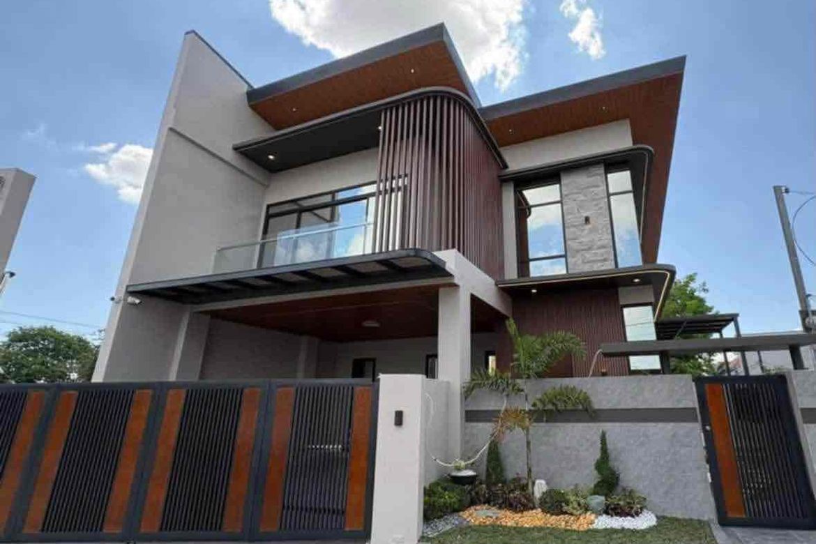 5 Bedroom House for Sale in Pulung Maragul, Angeles, Pampanga