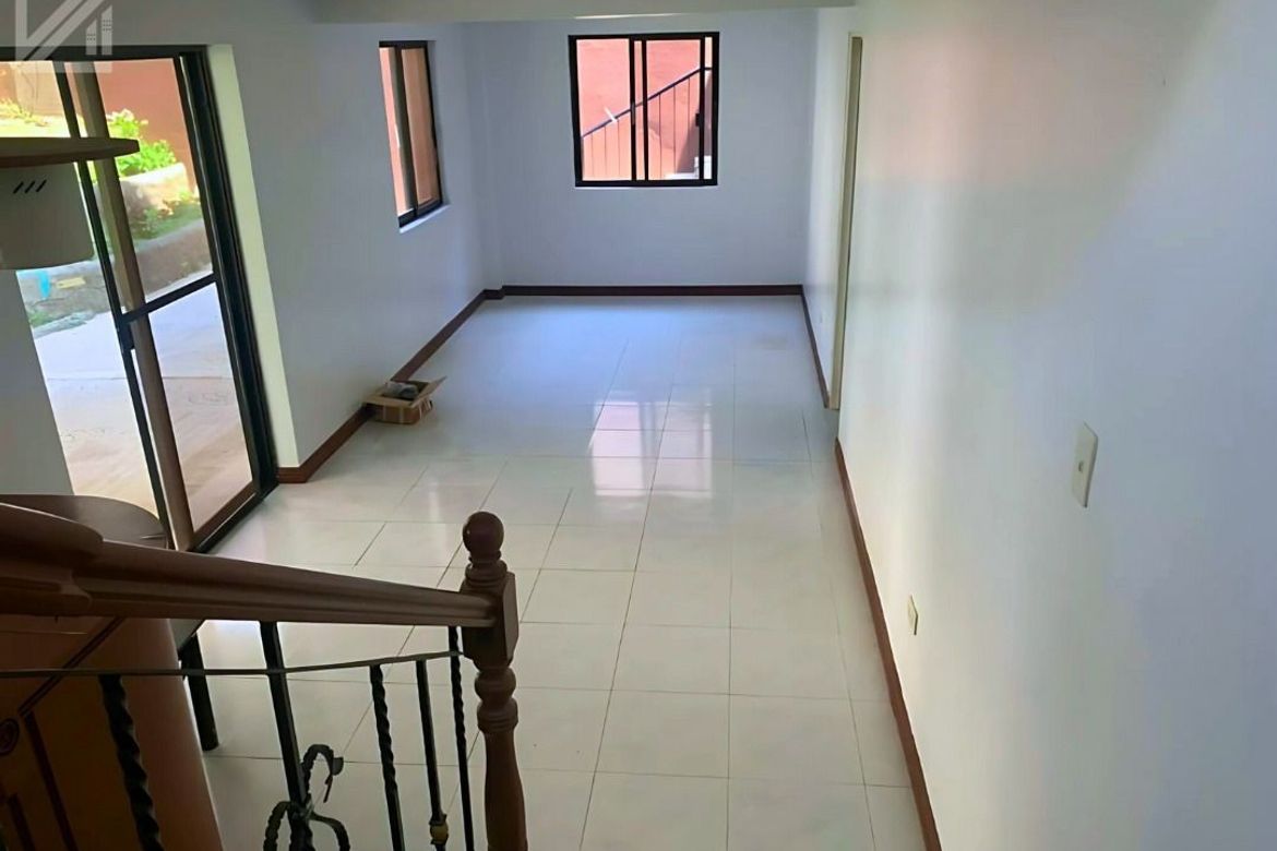 5 Bedroom House for Sale in Royale Tagaytay Estates, Buck Estate, Alfonso, Cavite – photo 2