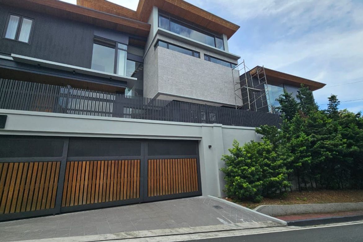 5 Bedroom House for Sale in Saint Ignatius, Quezon City, Metro Manila – photo 4