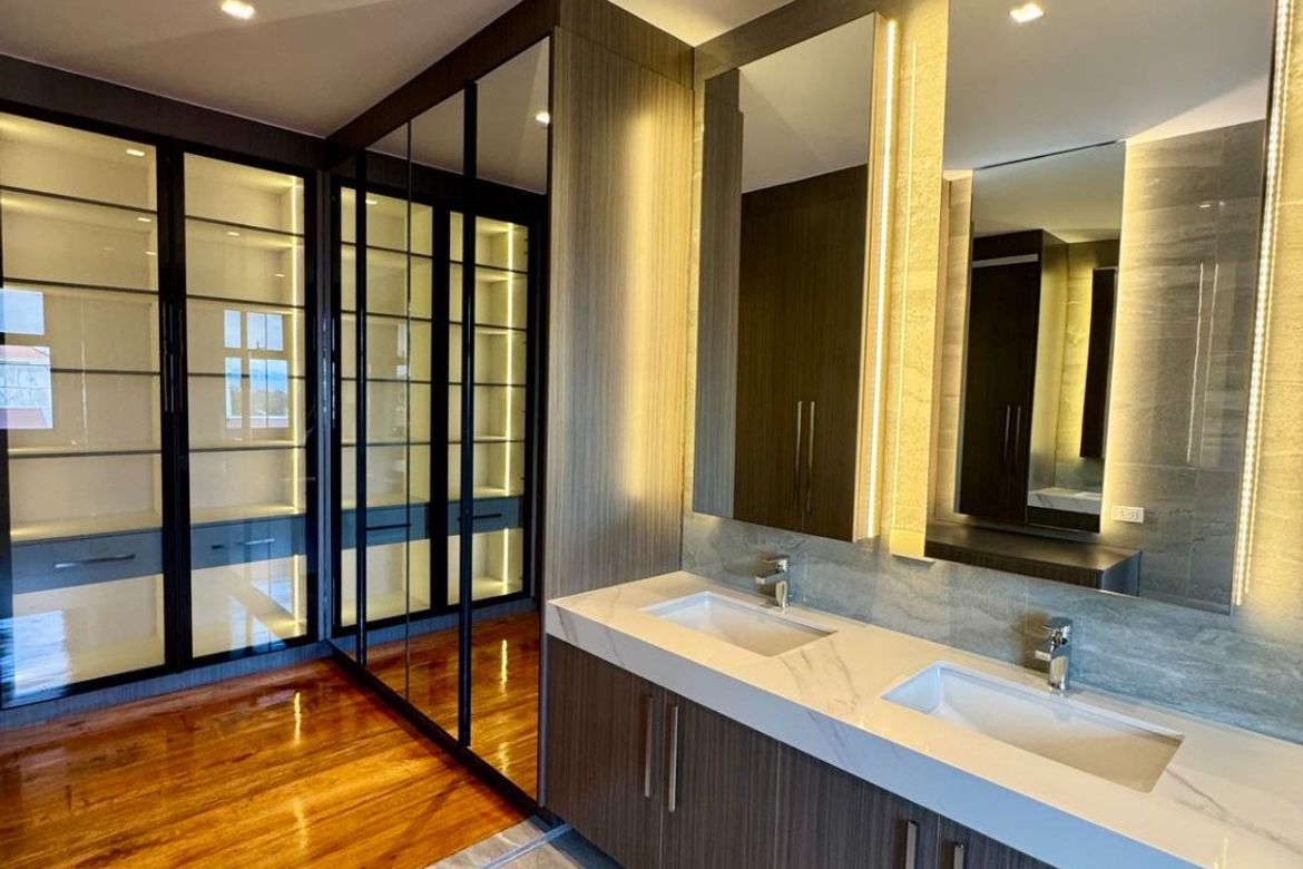 5 Bedroom House for Sale in Saint Ignatius, Quezon City, Metro Manila – photo 8