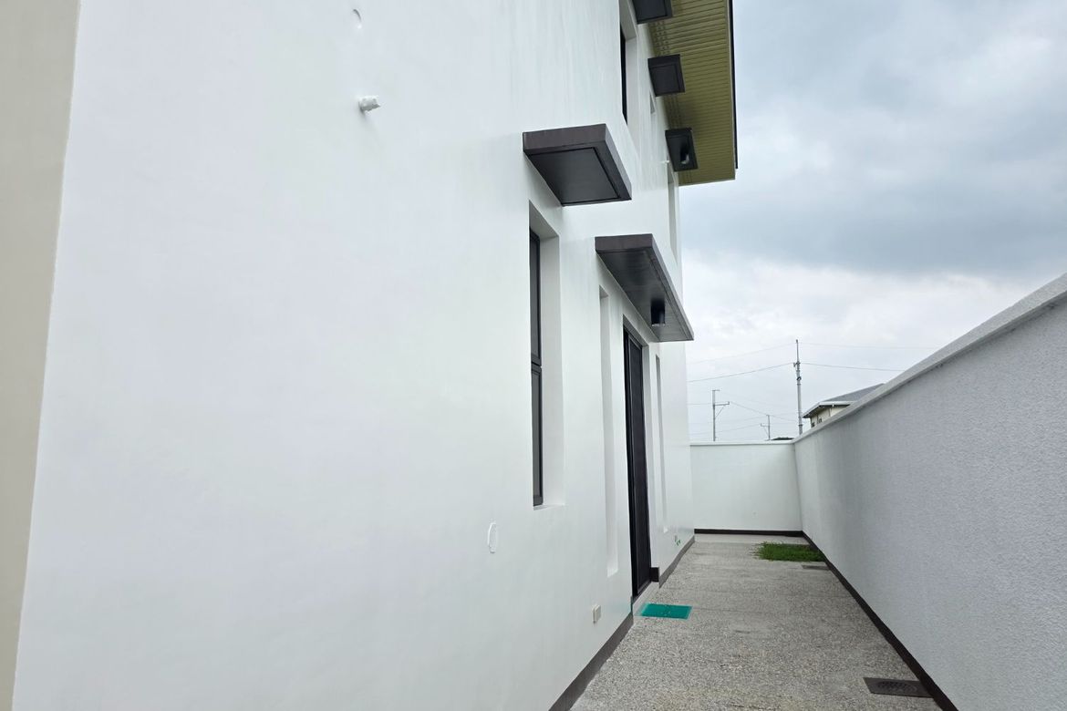 5 Bedroom House for Sale in Salawag, Dasmariñas, Cavite – photo 7