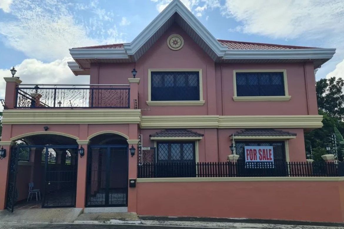 5 Bedroom House for Sale in Sampaloc IV, Dasmariñas, Cavite