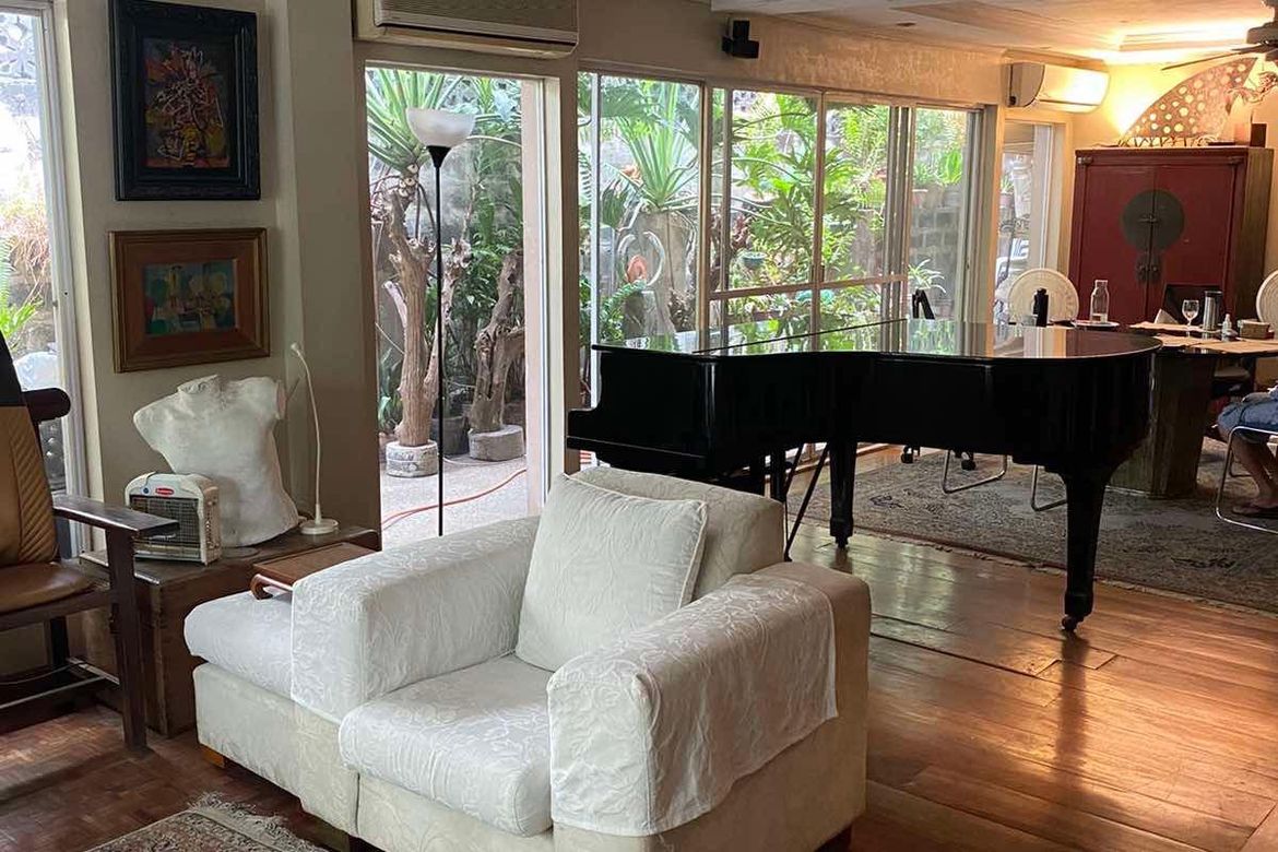 5 Bedroom House for Sale in San Antonio, Makati, Metro Manila
