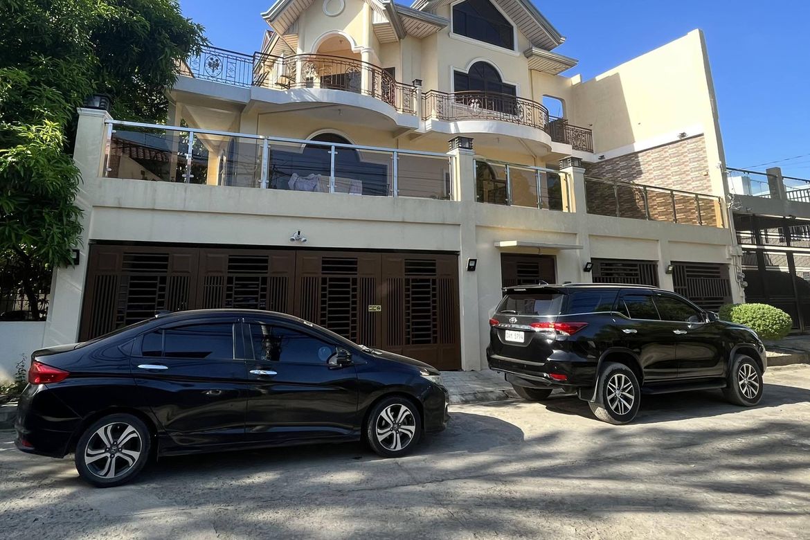 5 Bedroom House for Sale in San Francisco, Biñan, Laguna