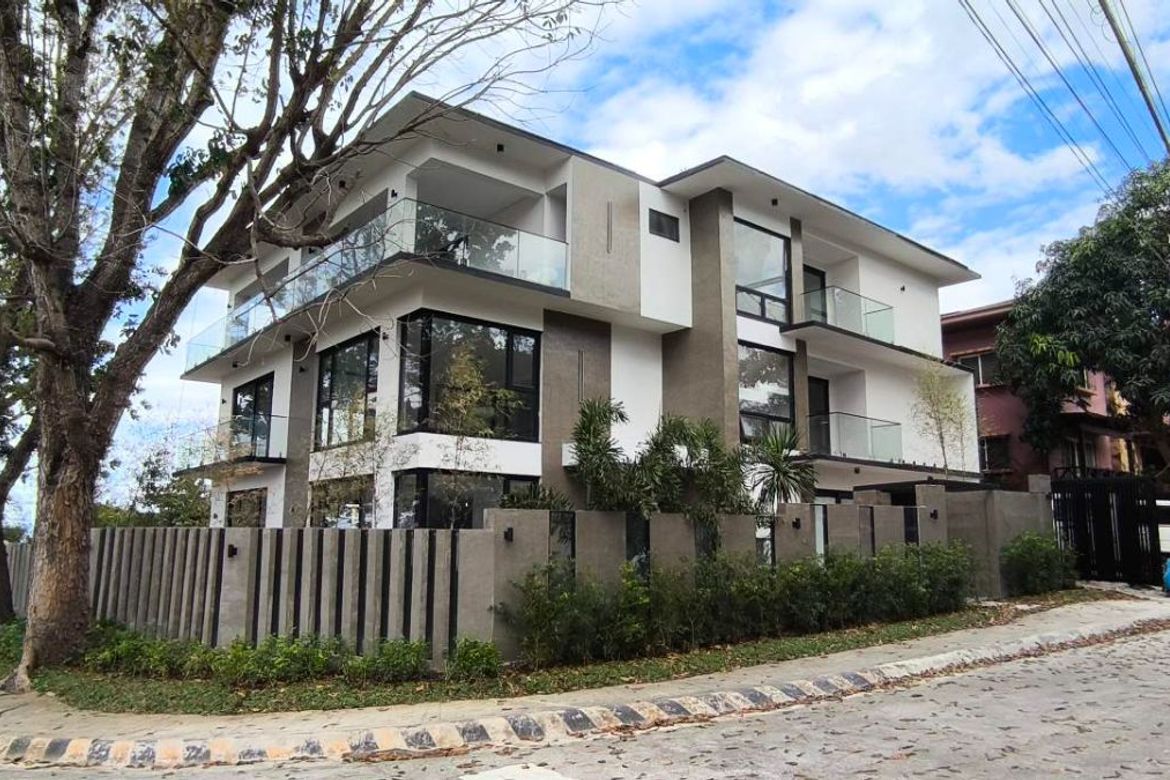 5 Bedroom House for Sale in San Francisco, Biñan, Laguna
