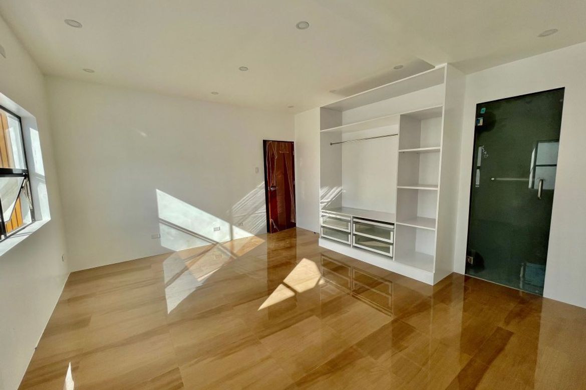 5 Bedroom House for Sale in San Isidro, Cainta, Rizal – photo 4