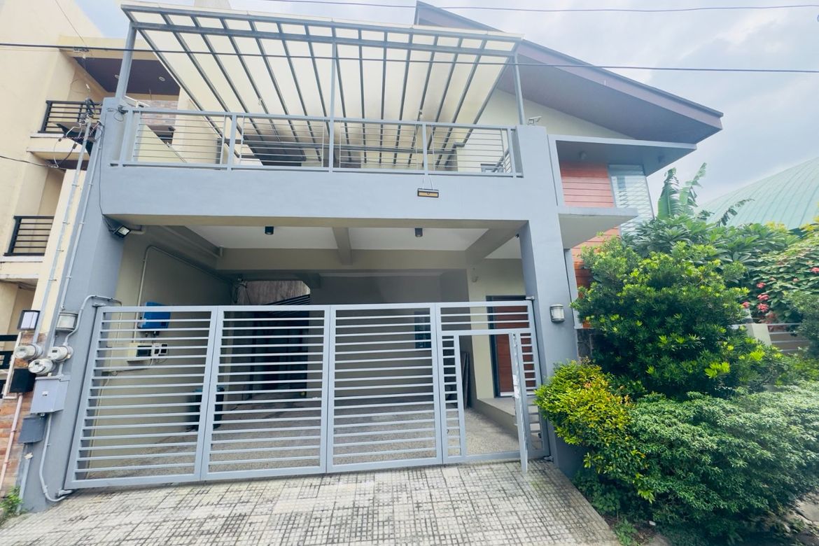 5 Bedroom House for Sale in San Isidro, Parañaque, Metro Manila