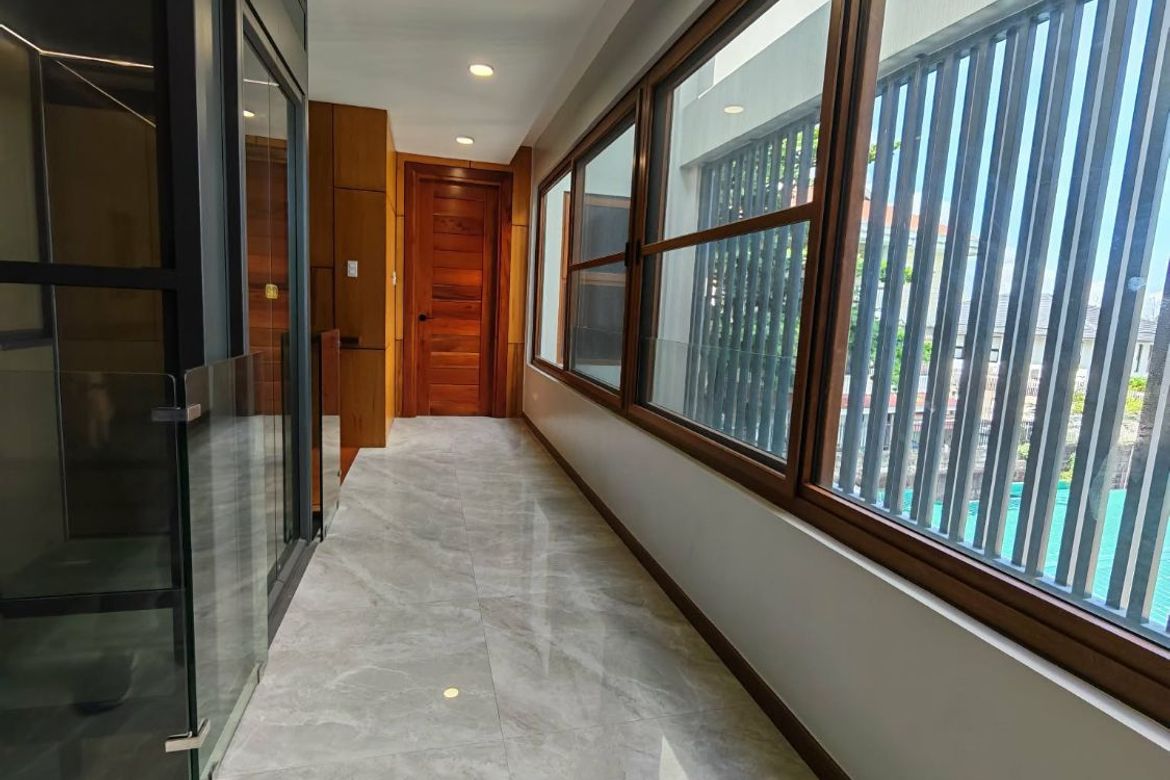 5 Bedroom House for Sale in San Juan Townhouse, Balong-Bato, San Juan, Metro Manila near LRT-2 J. Ruiz – photo 5