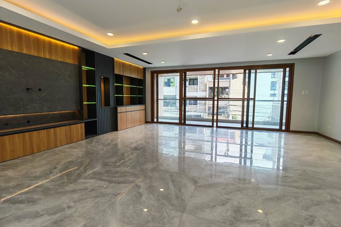 5 Bedroom House for Sale in San Juan Townhouse, Balong-Bato, San Juan, Metro Manila near LRT-2 J. Ruiz – photo 8